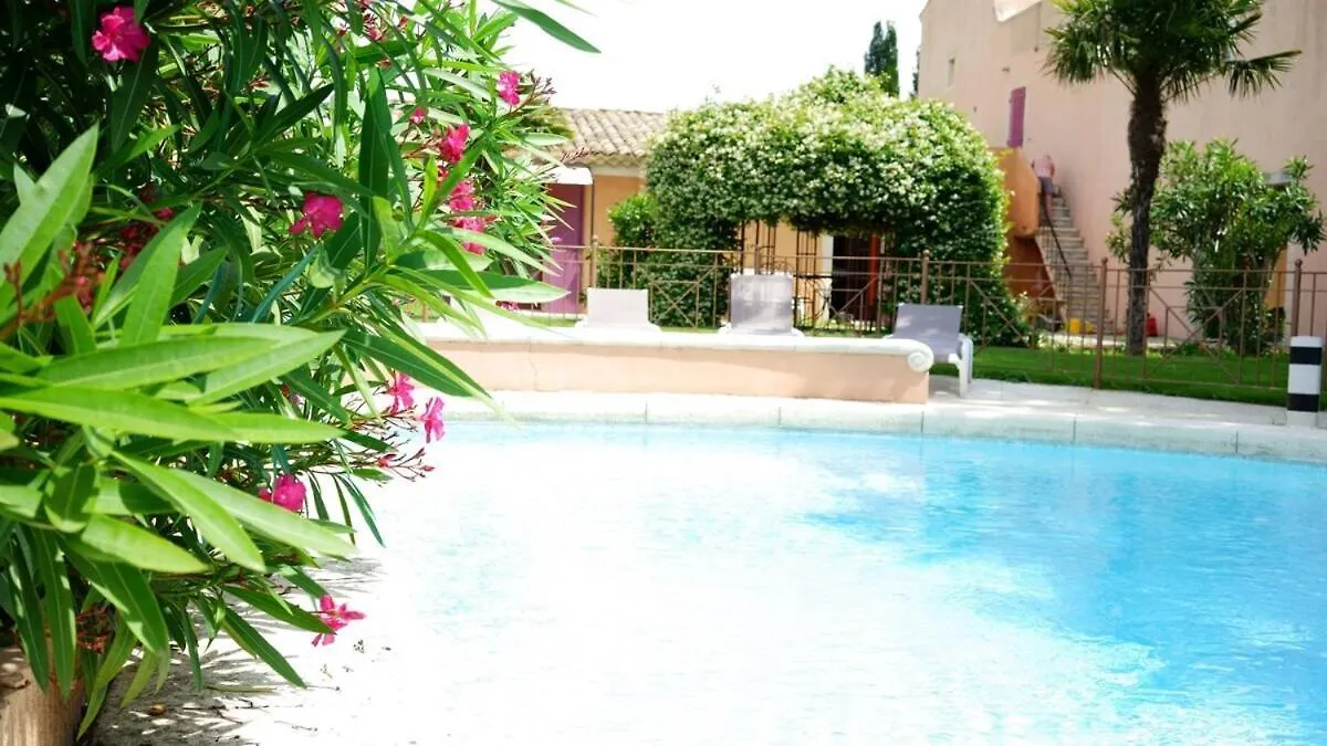 Holiday home Gites La Musardiere Alba-la-Romaine